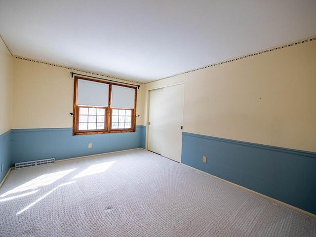 5872 Riverside DRIVE, Greendale, WI 53129