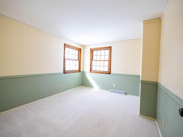 5872 Riverside DRIVE, Greendale, WI 53129