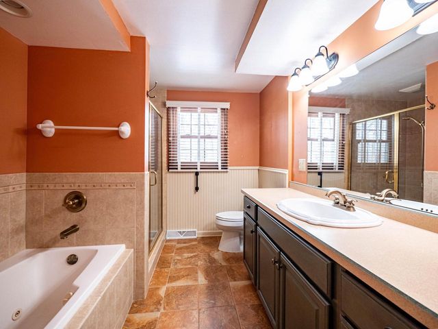 5872 Riverside DRIVE, Greendale, WI 53129