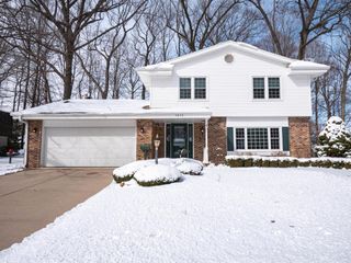 5872 Riverside DRIVE, Greendale, WI 53129
