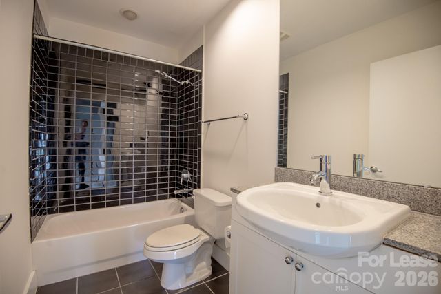 505 E 6th Street 504, Charlotte, NC 28202