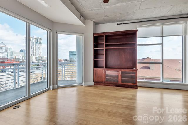 505 E 6th Street 504, Charlotte, NC 28202