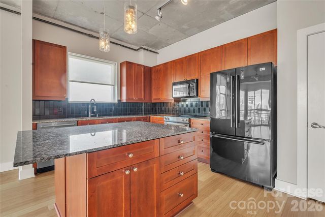 505 E 6th Street 504, Charlotte, NC 28202