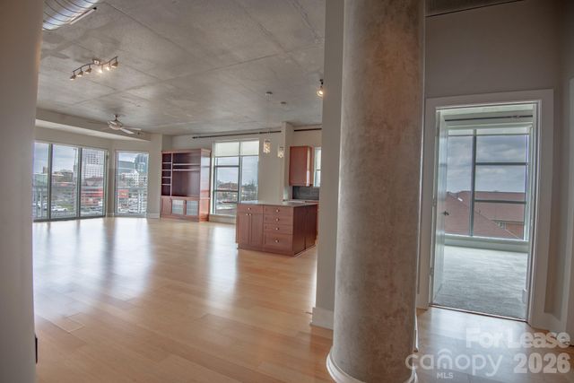 505 E 6th Street 504, Charlotte, NC 28202