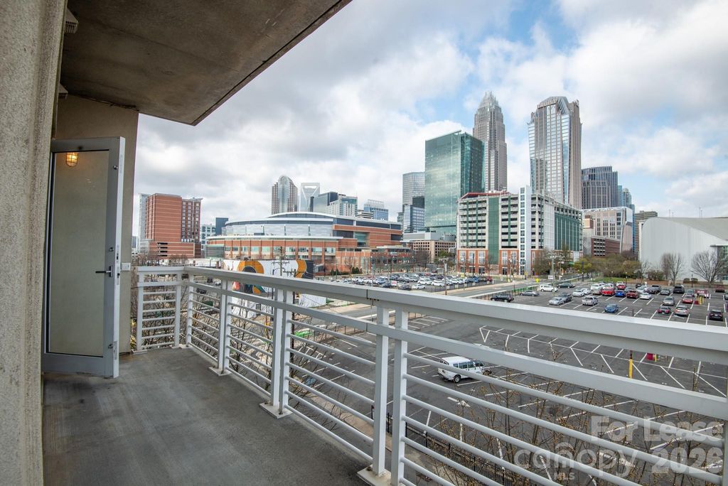 505 E 6th Street 504, Charlotte, NC 28202