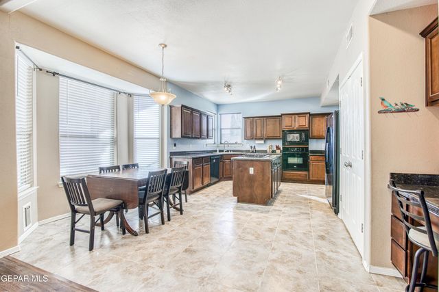 12050 STANSBURY Drive, El Paso, TX 79928