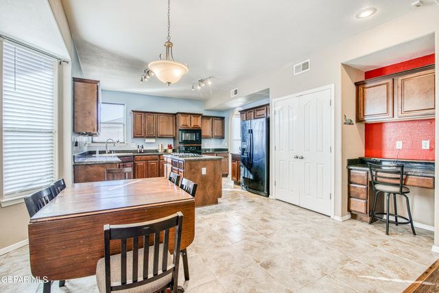 12050 STANSBURY Drive, El Paso, TX 79928