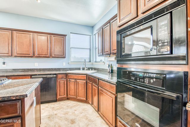 12050 STANSBURY Drive, El Paso, TX 79928