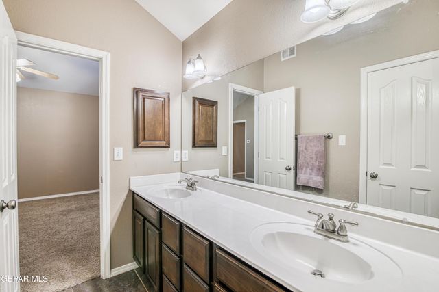 12050 STANSBURY Drive, El Paso, TX 79928