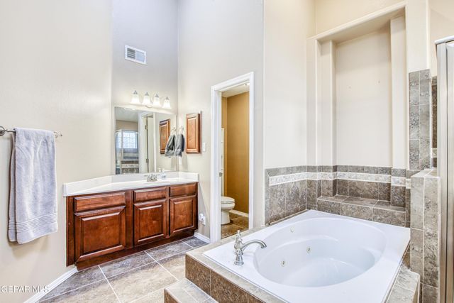 12050 STANSBURY Drive, El Paso, TX 79928