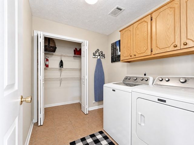 216 Laurelwood Drive, Smiths Station, AL 36877