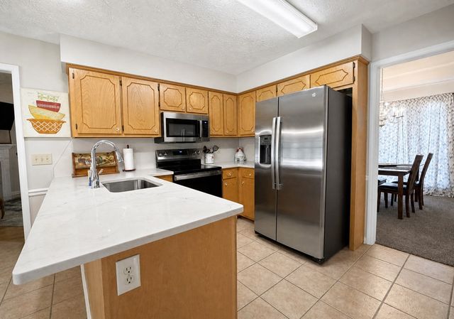 216 Laurelwood Drive, Smiths Station, AL 36877