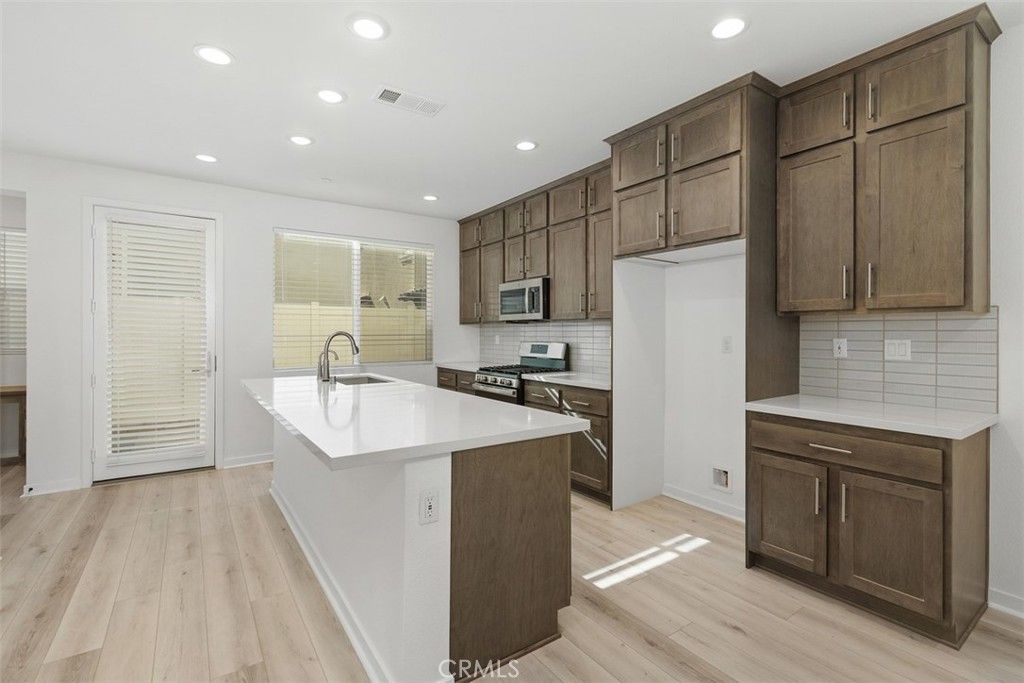 Image 6 of property listing at 32844 Brunello, Temecula, CA 92591