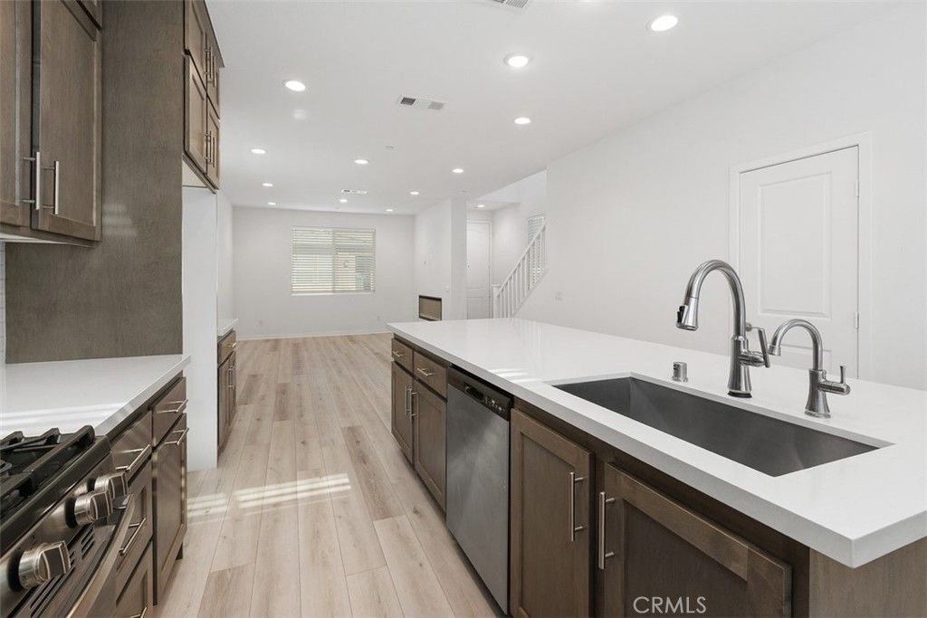 Image 7 of property listing at 32844 Brunello, Temecula, CA 92591