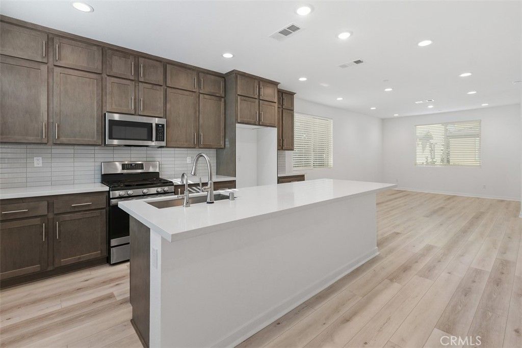 Image 8 of property listing at 32844 Brunello, Temecula, CA 92591