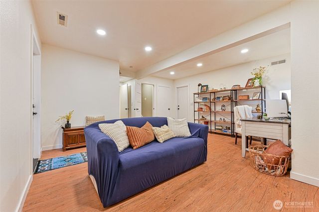 6727 77th St Ct NW, Gig Harbor, WA 98335