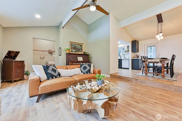 6727 77th St Ct NW, Gig Harbor, WA 98335