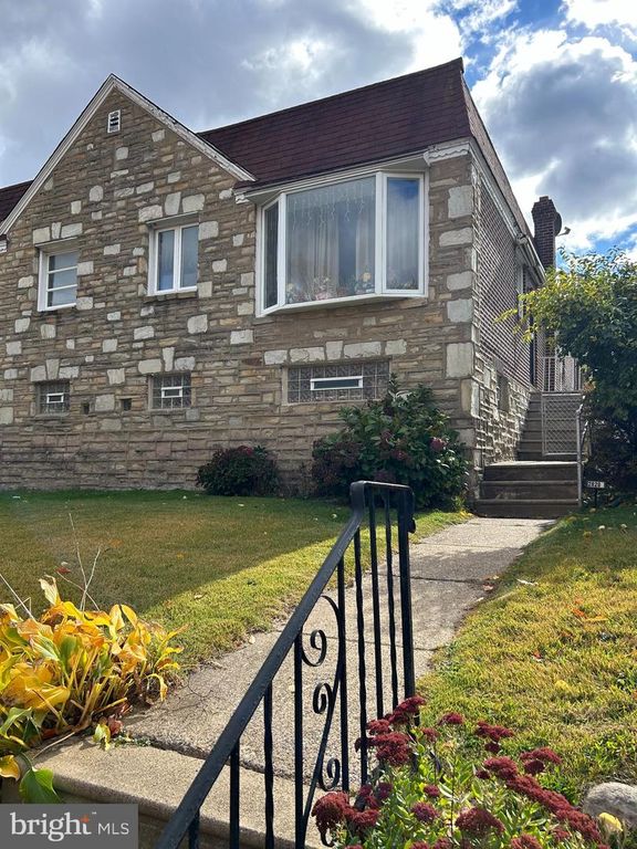 2828 HOLME AVE, Philadelphia, PA 19152