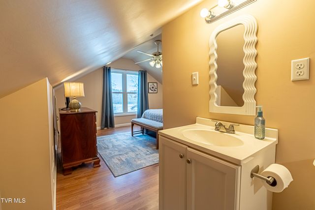 22262 Driftwood Lane, Abingdon, VA 24211