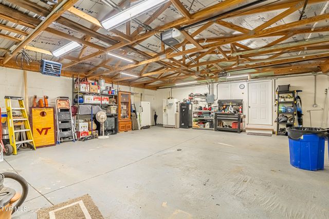 22262 Driftwood Lane, Abingdon, VA 24211