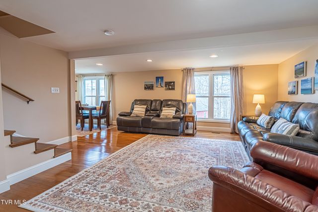 22262 Driftwood Lane, Abingdon, VA 24211