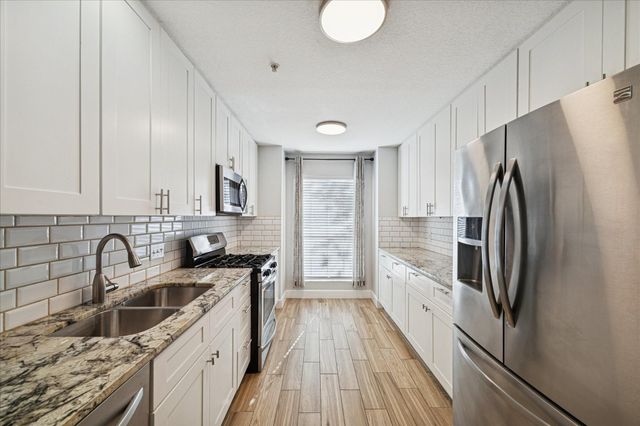 12681 Rip Van Winkle Drive 32, Houston, TX 77024