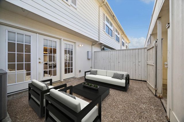 12681 Rip Van Winkle Drive 32, Houston, TX 77024