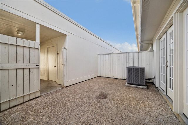 12681 Rip Van Winkle Drive 32, Houston, TX 77024