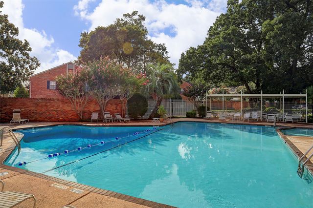 12681 Rip Van Winkle Drive 32, Houston, TX 77024