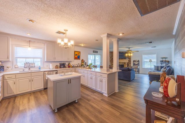 117 Elm Dr, Raceland, LA 70394