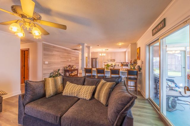 117 Elm Dr, Raceland, LA 70394