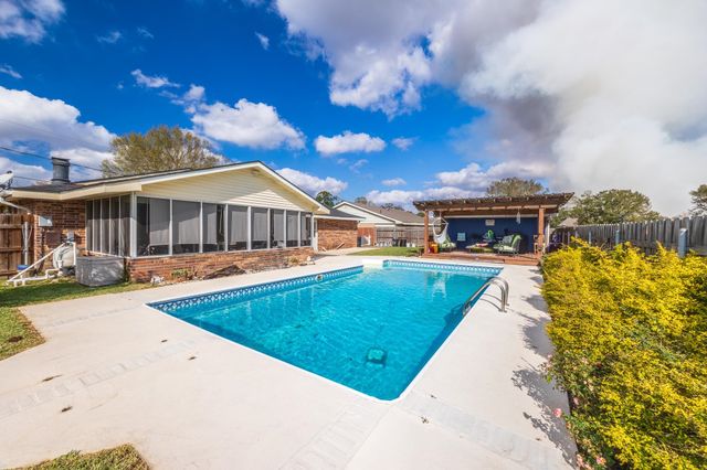 117 Elm Dr, Raceland, LA 70394