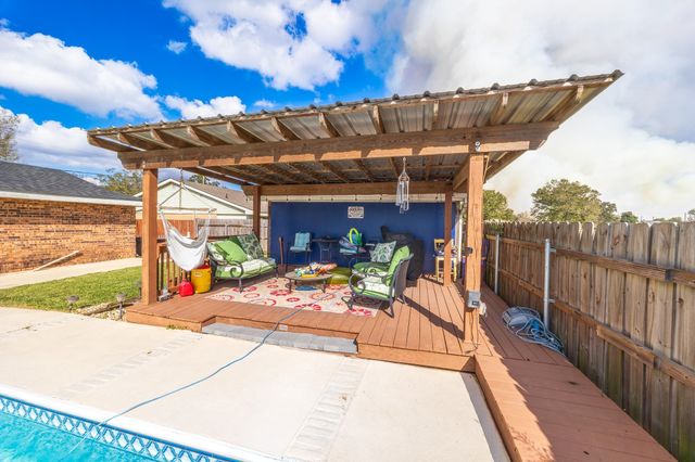 117 Elm Dr, Raceland, LA 70394