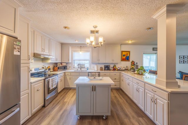 117 Elm Dr, Raceland, LA 70394