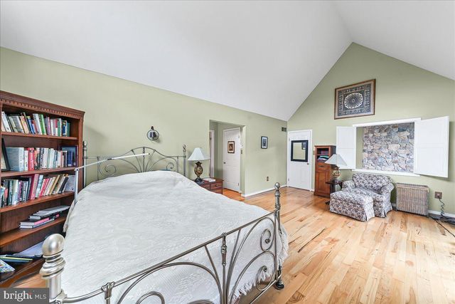 9 WHITE CLAY DR, Landenberg, PA 19350