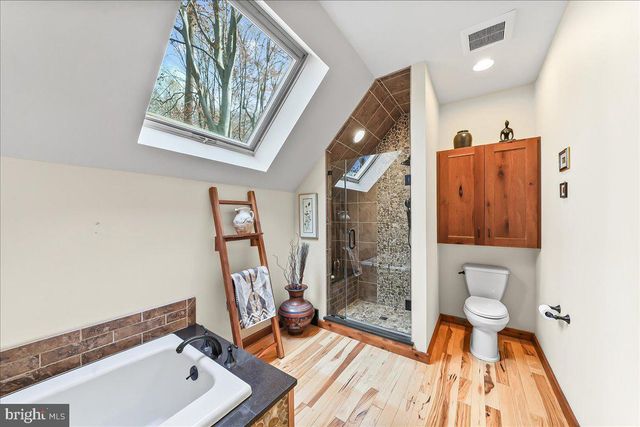 9 WHITE CLAY DR, Landenberg, PA 19350