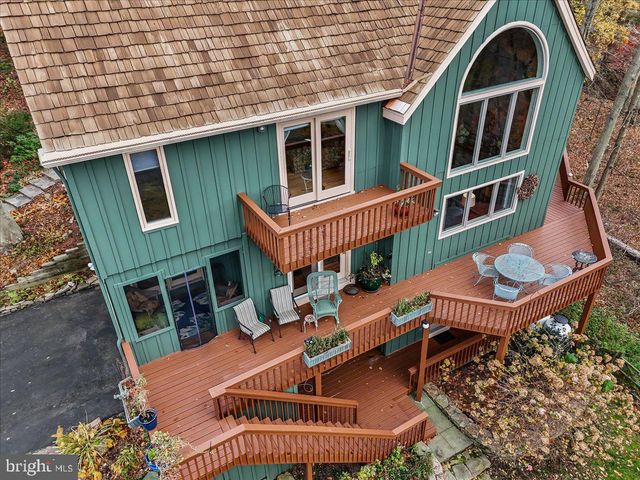 9 WHITE CLAY DR, Landenberg, PA 19350