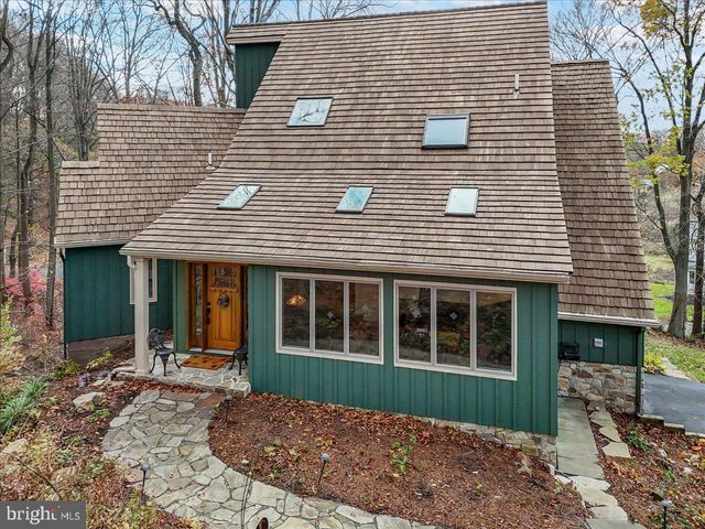 9 WHITE CLAY DR, Landenberg, PA 19350