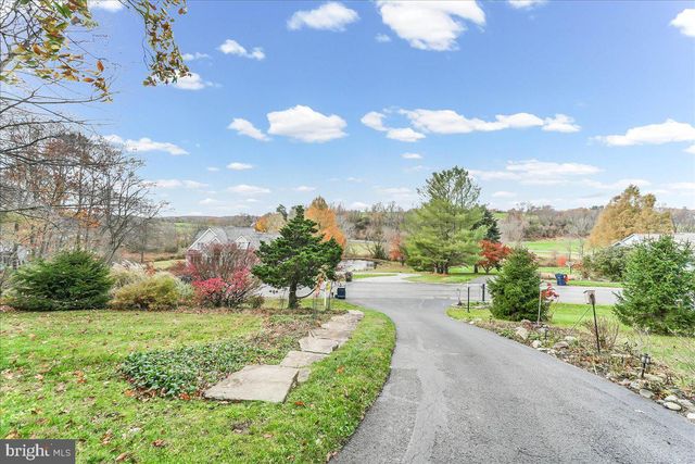 9 WHITE CLAY DR, Landenberg, PA 19350