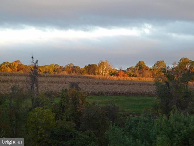 9 WHITE CLAY DR, Landenberg, PA 19350