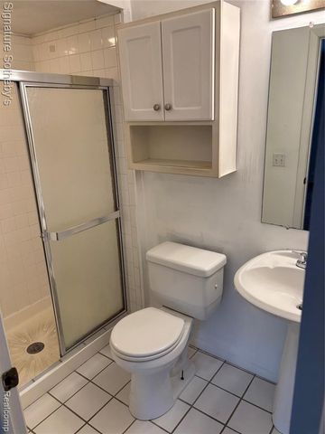 689 E Fox Hills Drive 65, Bloomfield Hills, MI 48304