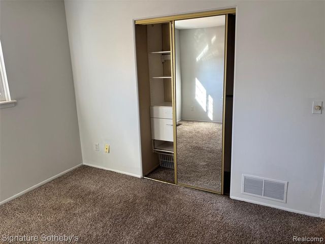 689 E Fox Hills Drive 65, Bloomfield Hills, MI 48304