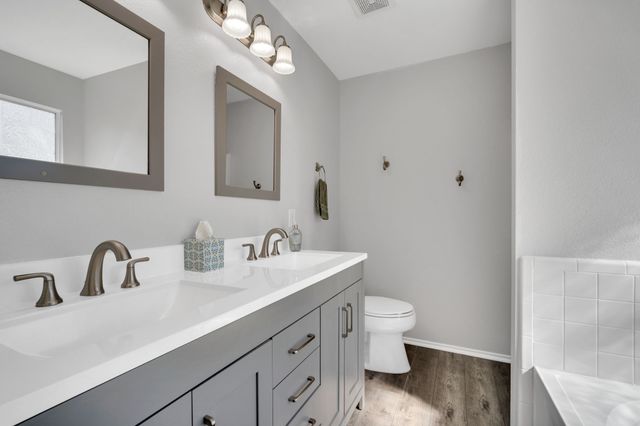 105 Autumn Trail, Red Oak, TX 75154