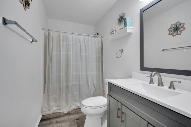 105 Autumn Trail, Red Oak, TX 75154