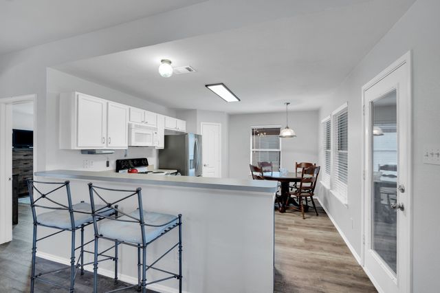 105 Autumn Trail, Red Oak, TX 75154