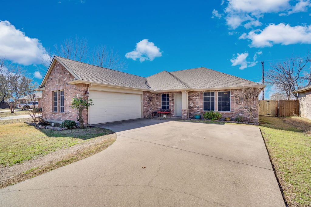 105 Autumn Trail, Red Oak, TX 75154