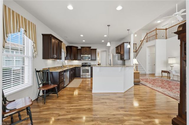 520 Dunning LN, Chesapeake, VA 23322