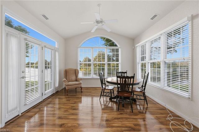 520 Dunning LN, Chesapeake, VA 23322
