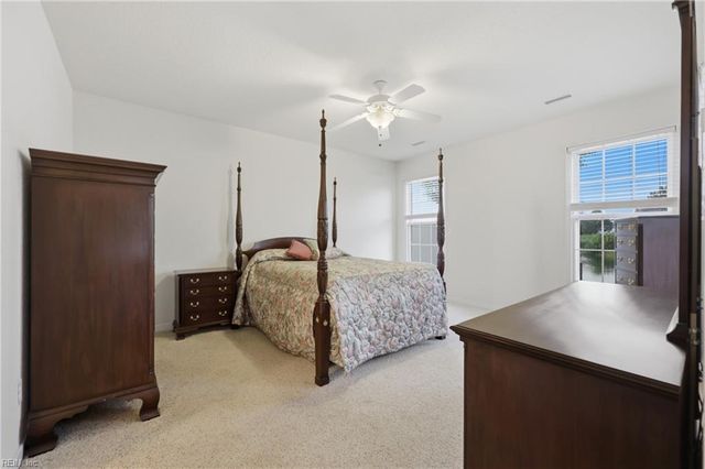 520 Dunning LN, Chesapeake, VA 23322