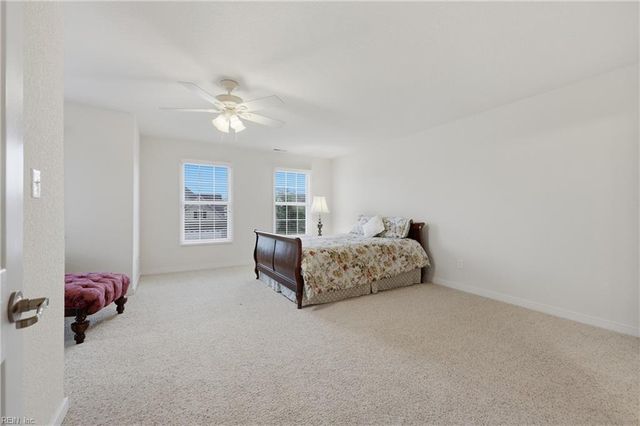 520 Dunning LN, Chesapeake, VA 23322